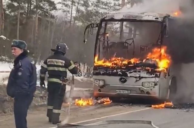 По дороге в Москву пассажирский автобус из Кольчугина сгорел дотла