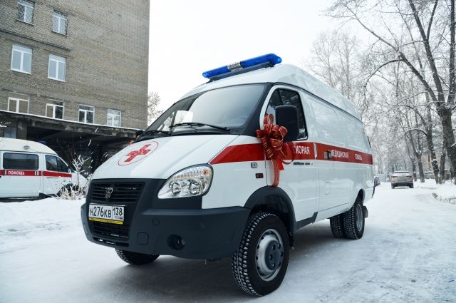 АНХК подарила МСЧ-36 новую машину скорой помощи