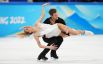 Российские спортсмены, члены сборной России (команда ОКР) Виктория Синицина и Никита Кацалапов выступают с произвольной программой танцев на льду в соревнованиях по фигурному катанию на XXIV зимних Олимпийских играх в Пекине