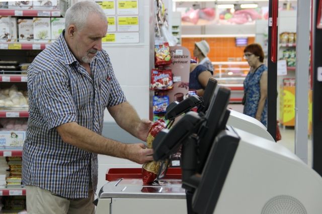 В Новосибирске задержали жителей Кузбасса за покупку сосисок и лаваша