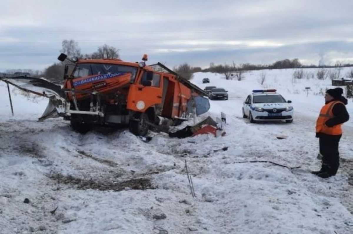 В Башкирии КамАЗ врезался в грузовой поезд | АиФ Уфа