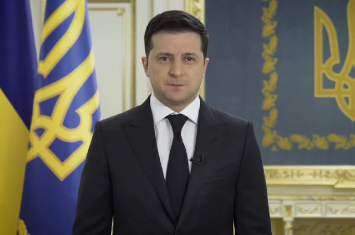 Зеленский обратился к нации и объявил 16 февраля "Днем единения" на Украине