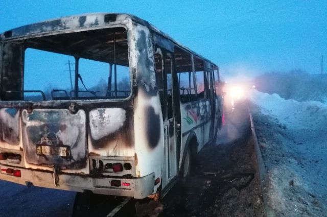 Рейсовый автобус загорелся утром в Сердобске