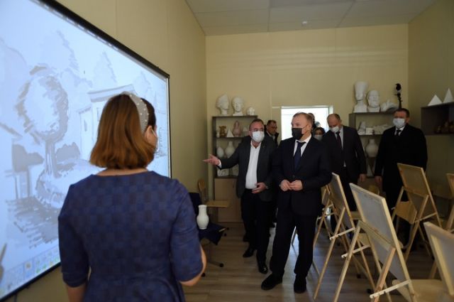 Мурат Кумпилов рассказал о визите в Дондуковскую детскую школу искусств