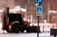 Видео с трактором было опубликовано 2 дня назад в Instagram паблика АСТ-54.