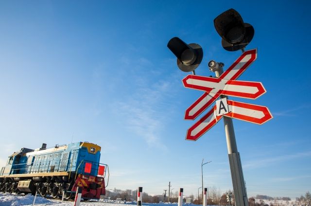 В Омске железнодорожники напомнят водителям ПДД при пересечении переездов
