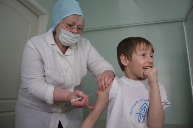 В Саратовской области от ковида привили более тысячи детей