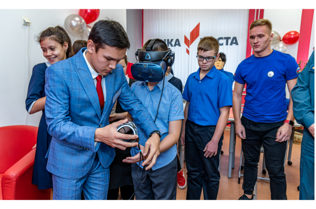 В школах Ямала в этом году откроется три IT-куба и 10 «Точек роста»