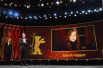 Французская кинозвезда Изабель Юппер была награждена почётным «Золотым медведем» за вклад в киноискусство, но актриса не смогла приехать в Берлин из-за коронавируса