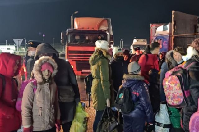Власти Ленобласти готовы принять беженцев с Донбасса