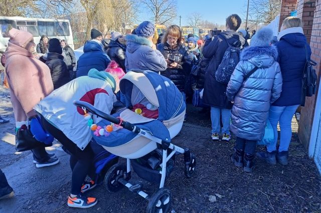 Первый день для приехавших в Ростовскую область беженцев выдался тяжелым.