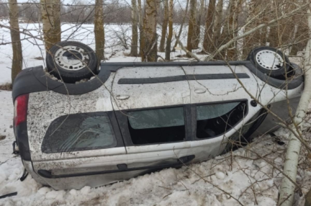 Пенсионер погиб при опрокидывании Lada Largus в Воронежской области | АиФ  Воронеж