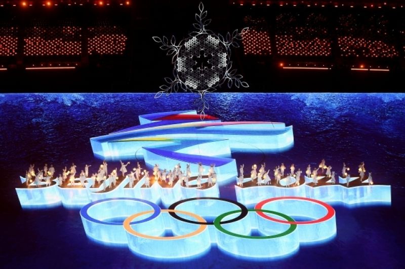 Участники церемонии закрытия XXIV зимних Олимпийских игр в Пекине