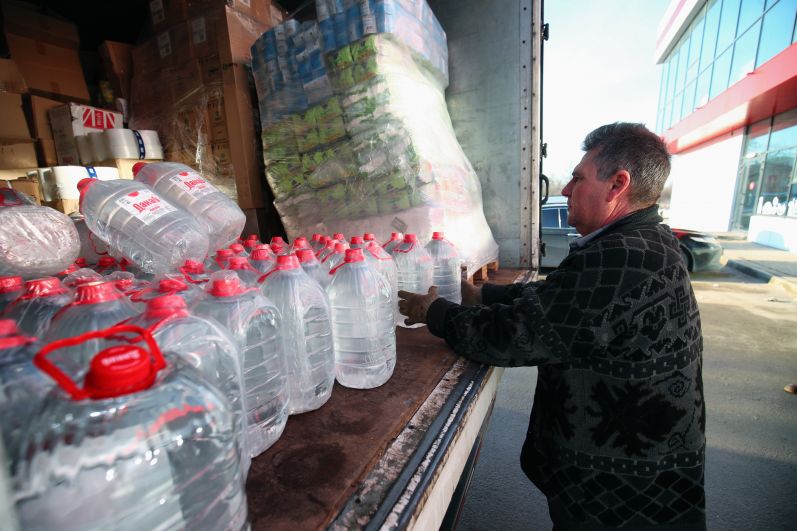 Отправка гуманитарного груза из Волгограда для эвакуированных жителей Донбасса в Ростовскую область