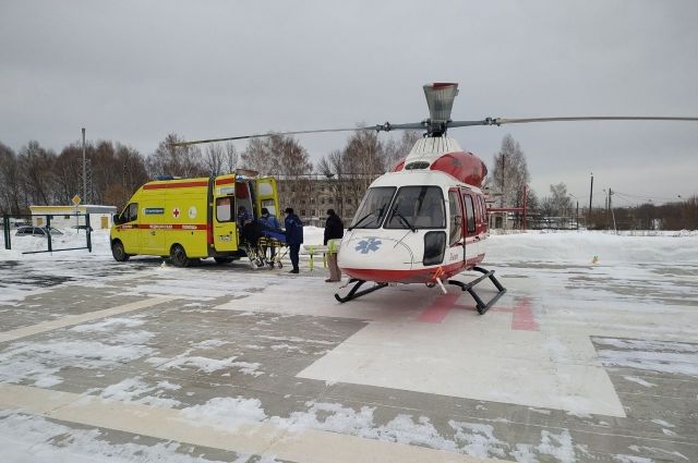 Первым в этом году рейсом вертолёта санавиации доставили пациента из Алатыря в Чебоксары.