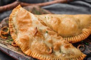 Чебуреки с говядиной: рецепт вкусного блюда.