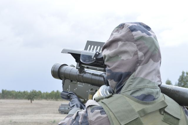 Латвия доставила на Украину защитную амуницию и ПЗРК Stinger