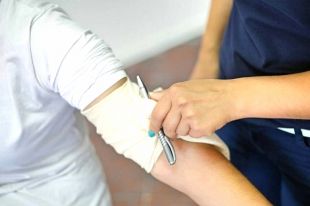 В Минздраве объяснили, как оказать помощь раненому