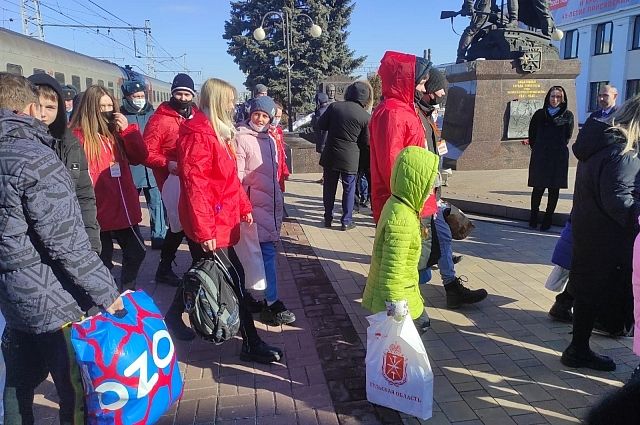 Сопровождающая детей из ЛНР, прибывших в Тулу: «Наши мужья остались там»