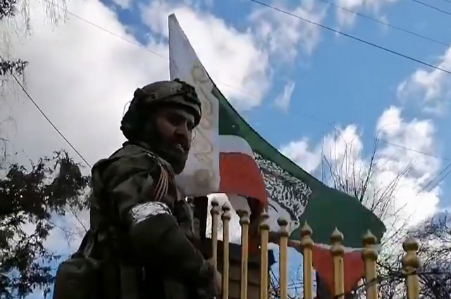 Рамзан Кадыров выложил видео установки флага над украинской военной частью