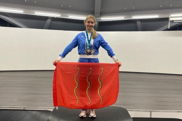 Великолучанка завоевала 8 золотых медалей на Чемпионате по зимнему плаванию