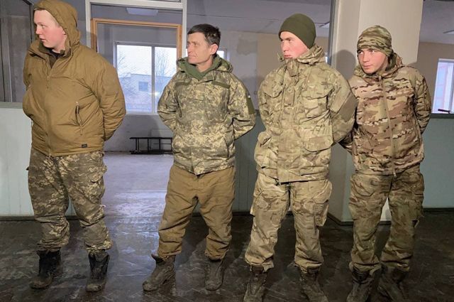 Сдавшиеся бойцы Нацгвардии Украины.