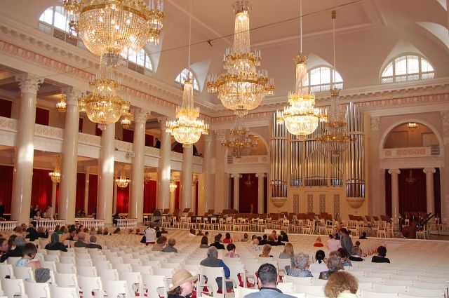Филармония в Петербурге отменила концерты иностранных музыкантов