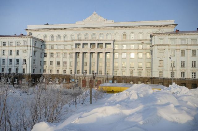Первый лица региона определились с датой и местом строительства нового кампуса Заполярного государственного университета им. Федоровского.