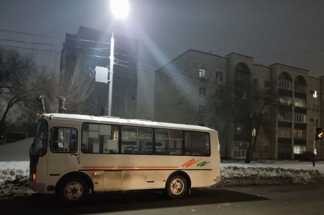 Оренбуржцы возмущены: стоимость проезда всё больше, автобусов - всё меньше
