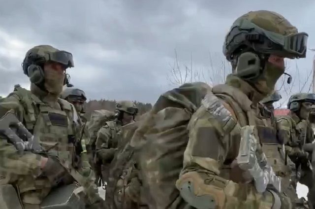Глава Чечни опубликовал видео с солдатами и пригрозил нацикам и шайтанам