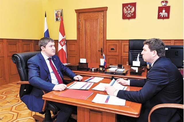 Итоги работы соцслужб за прошлый год обсудили Дмитрий Махонин и Павел Фокин.