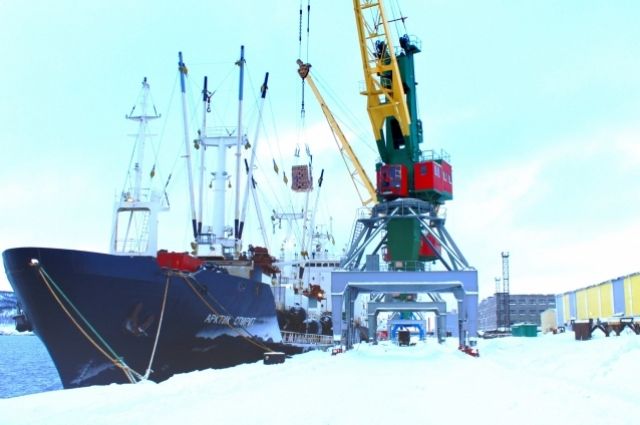 В рыбный порт Мурманска зашёл транспорт-рефрижератор Arctic Spirit с 2 320 тоннами долгожданной мойвы.
