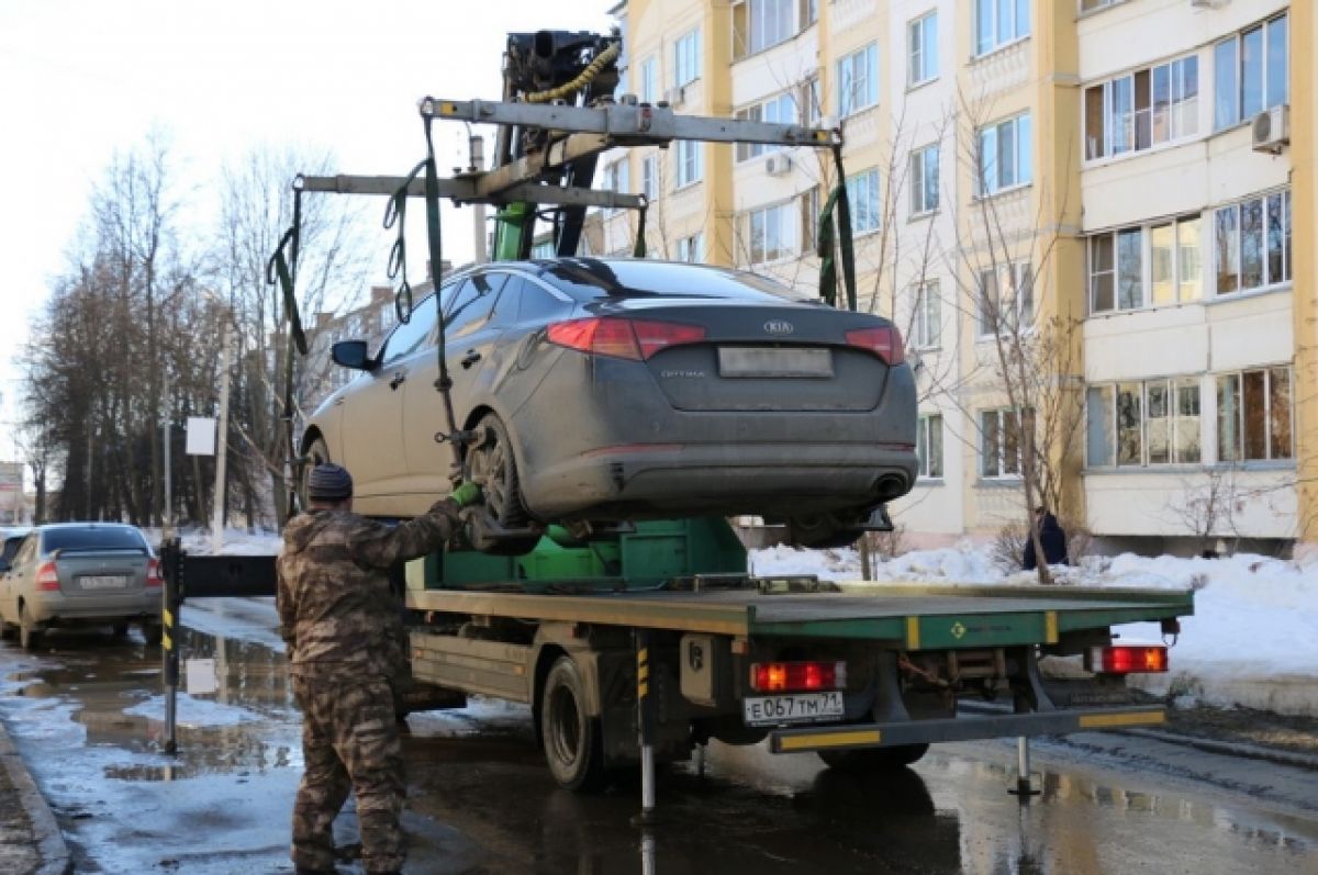 В Новомосковске после рейда несколько машин отправили на штрафстоянку | АиФ  Тула