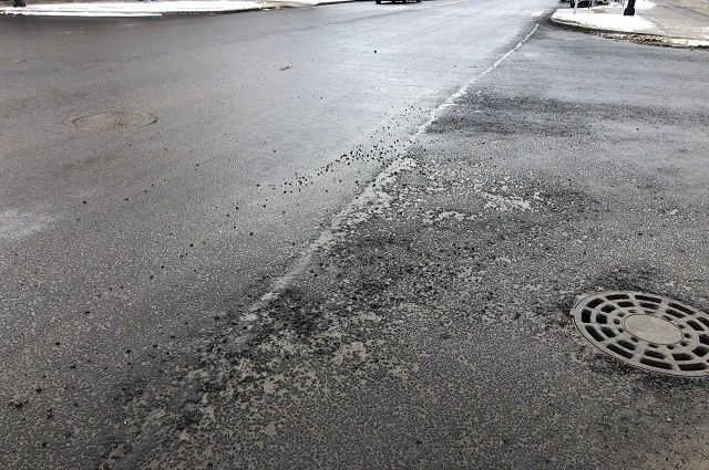 Жители Южного пожаловались на отсутствие дорожного ремонта