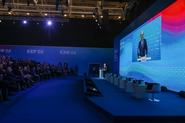 Центральным событием первого дня работы КЭФ-2022 стало пленарное заседание «Сибирь: экономика будущего».