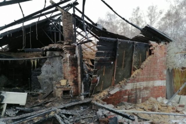 В Омской области пенсионер задохнулся во время пожара в частном доме