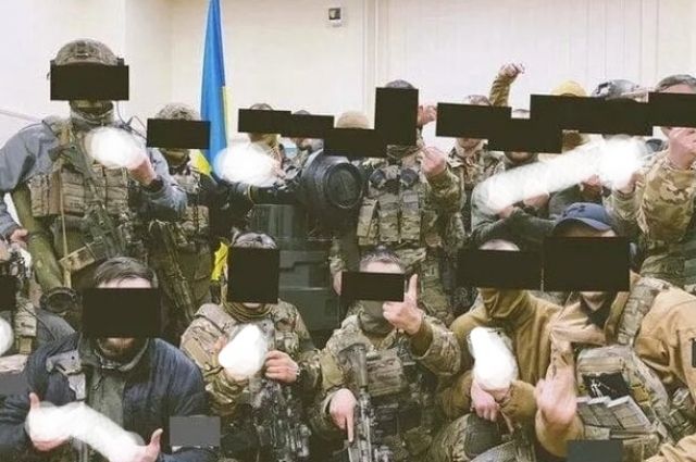 По информации из соцсетей, американские наемники из ЧВК Forward Observations Group приехали воевать против российских военных на Украине. По некоторым данным они являются открытыми неонацистами.