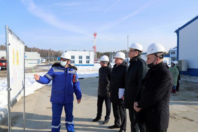 Александр Авдеев посетил в Камешкове станцию перекачки экспортируемой нефти