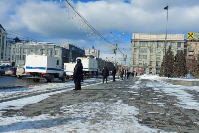 В Новосибирске двух журналистов задержали на несанкционированной акции