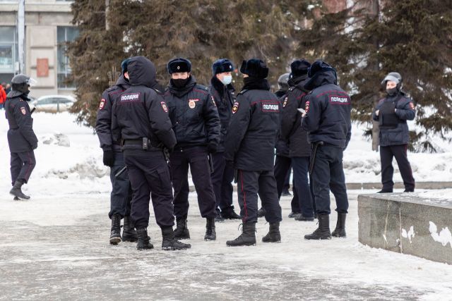 Около 100 человек задержаны в центре Новосибирска на акции