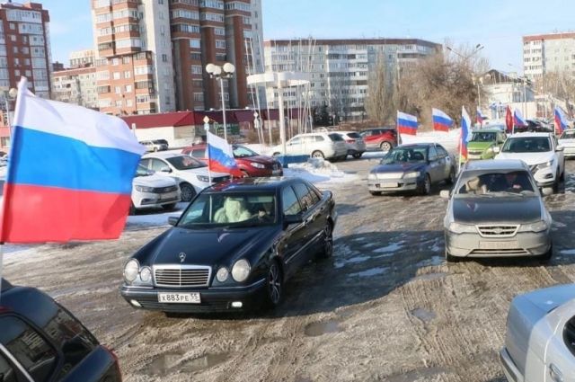 8 марта в Омске проедет колонна машин с российским триколором