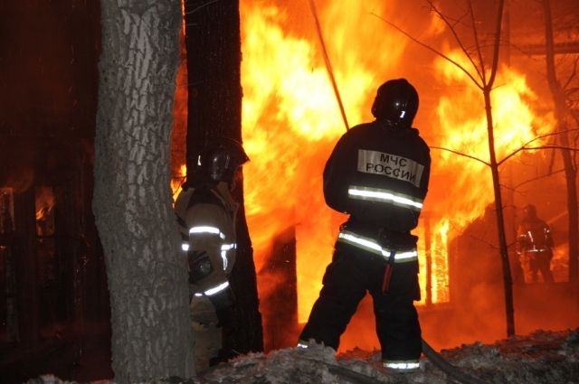 Сараи горят в центре Пскова