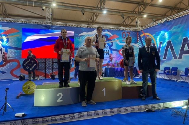 Иркутские спортсменки завоевали 2 медали на чемпионате РФ по пауэрлифтингу