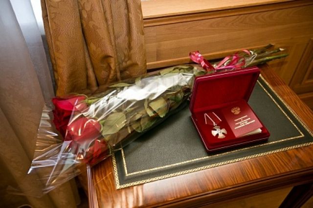 Владимир Путин присвоил Орден Мужества посмертно оренбуржцу Максиму Жумаханову, погибшему в ходе военной операции на Украине.