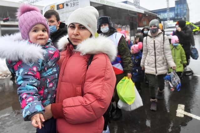 Более 213 тыс. человек прибыли в Россию из Донбасса и Украины