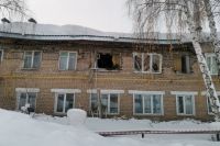 СК возбудил уголовное дело после обрушения крыши дома в Шарлыке.