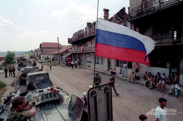 Марш-бросок десантников в Косово, 1999 г.