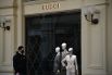Группа компаний Kering, которой принадлежат люксовые бренды Gucci, Balenciaga и Yves Saint Laurent, объявила о закрытии своих магазинов в России
