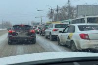 Утром движение в Оренбурге было парализовано из-за снегопада