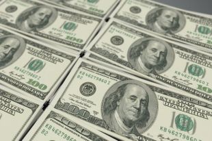 США запрещают поставки в Россию долларовых банкнот